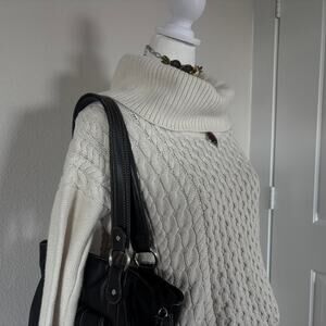 Cream and white cable